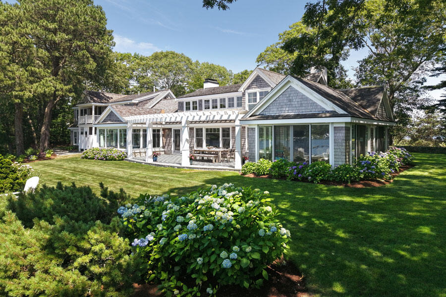 Osterville, Massachusetts 02655, United States, 5 Bedrooms Bedrooms, ,5 BathroomsBathrooms,Residential,Active,84452