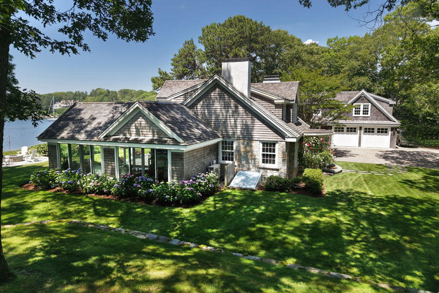 Osterville, Massachusetts 02655, United States, 5 Bedrooms Bedrooms, ,5 BathroomsBathrooms,Residential,Active,84452