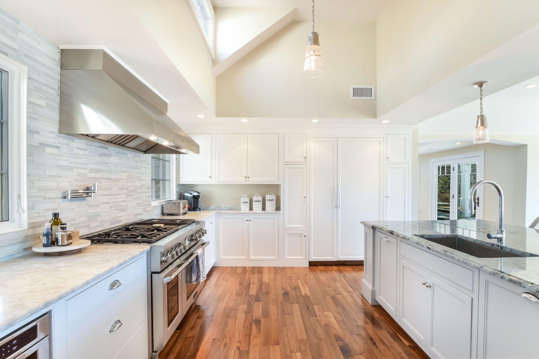 Osterville, Massachusetts 02655, United States, 5 Bedrooms Bedrooms, ,5 BathroomsBathrooms,Residential,Active,84452