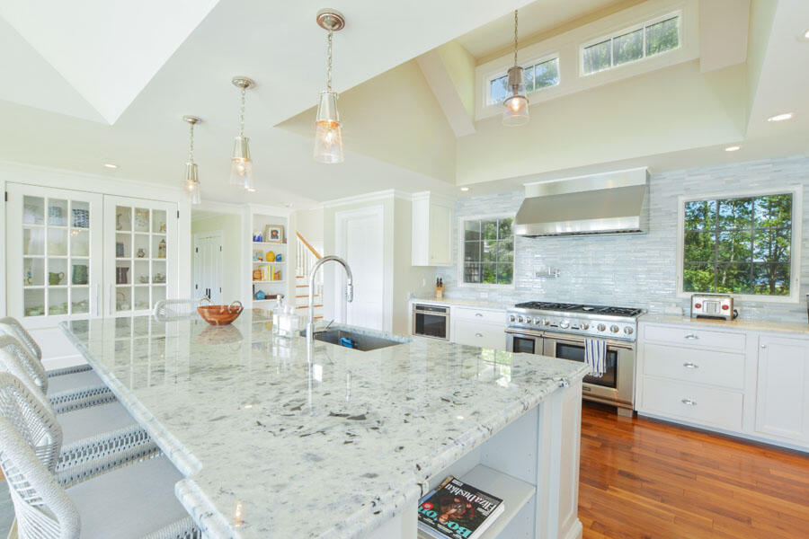 Osterville, Massachusetts 02655, United States, 5 Bedrooms Bedrooms, ,5 BathroomsBathrooms,Residential,Active,84452