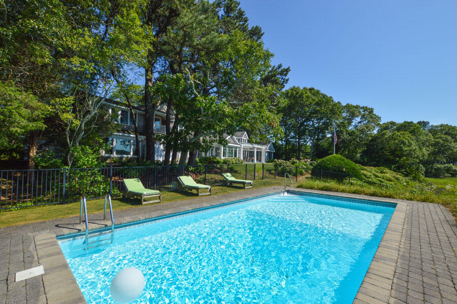 Osterville, Massachusetts 02655, United States, 5 Bedrooms Bedrooms, ,5 BathroomsBathrooms,Residential,Active,84452