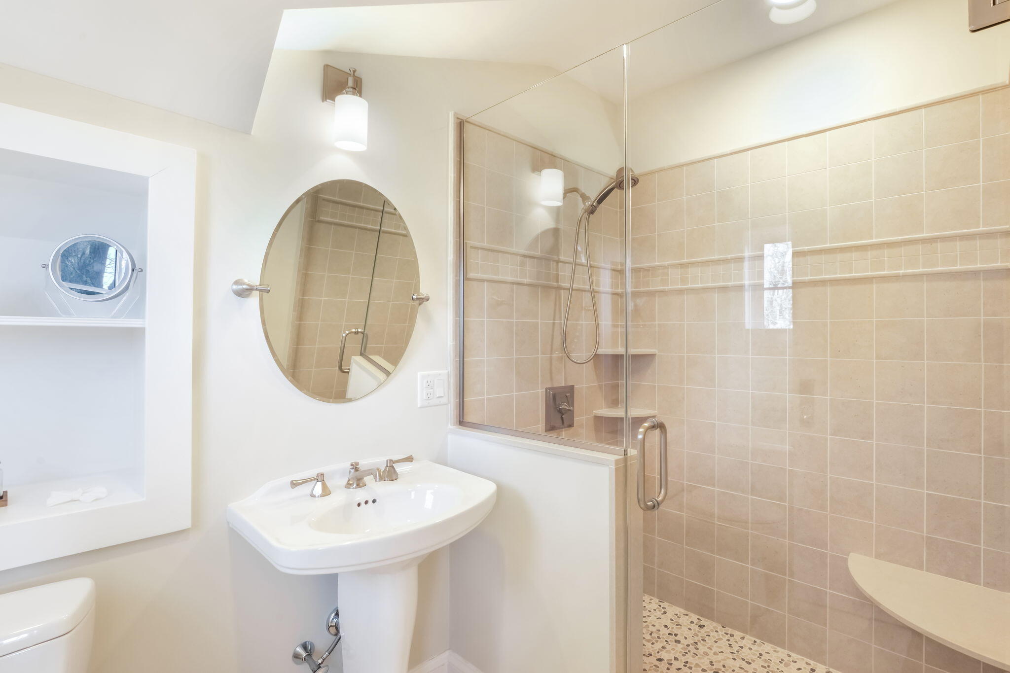 Osterville, Massachusetts 02655, United States, 5 Bedrooms Bedrooms, ,5 BathroomsBathrooms,Residential,Active,84452