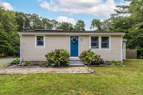 Photo of 23 Highview Avenue, Mashpee, MA 02649 (MLS # 22603943)