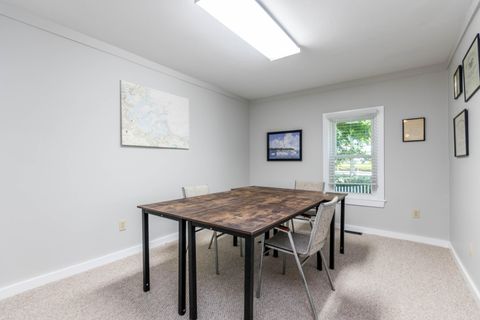Duplex in East Falmouth MA 122-124 Teaticket Highway 12.jpg