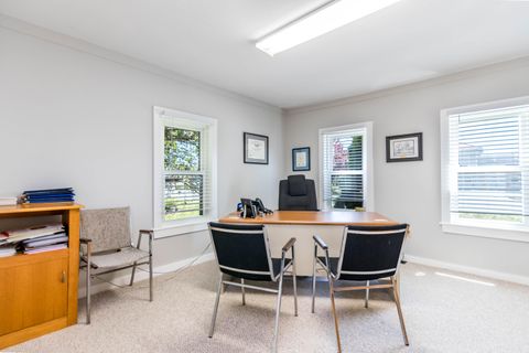 Duplex in East Falmouth MA 122-124 Teaticket Highway 8.jpg