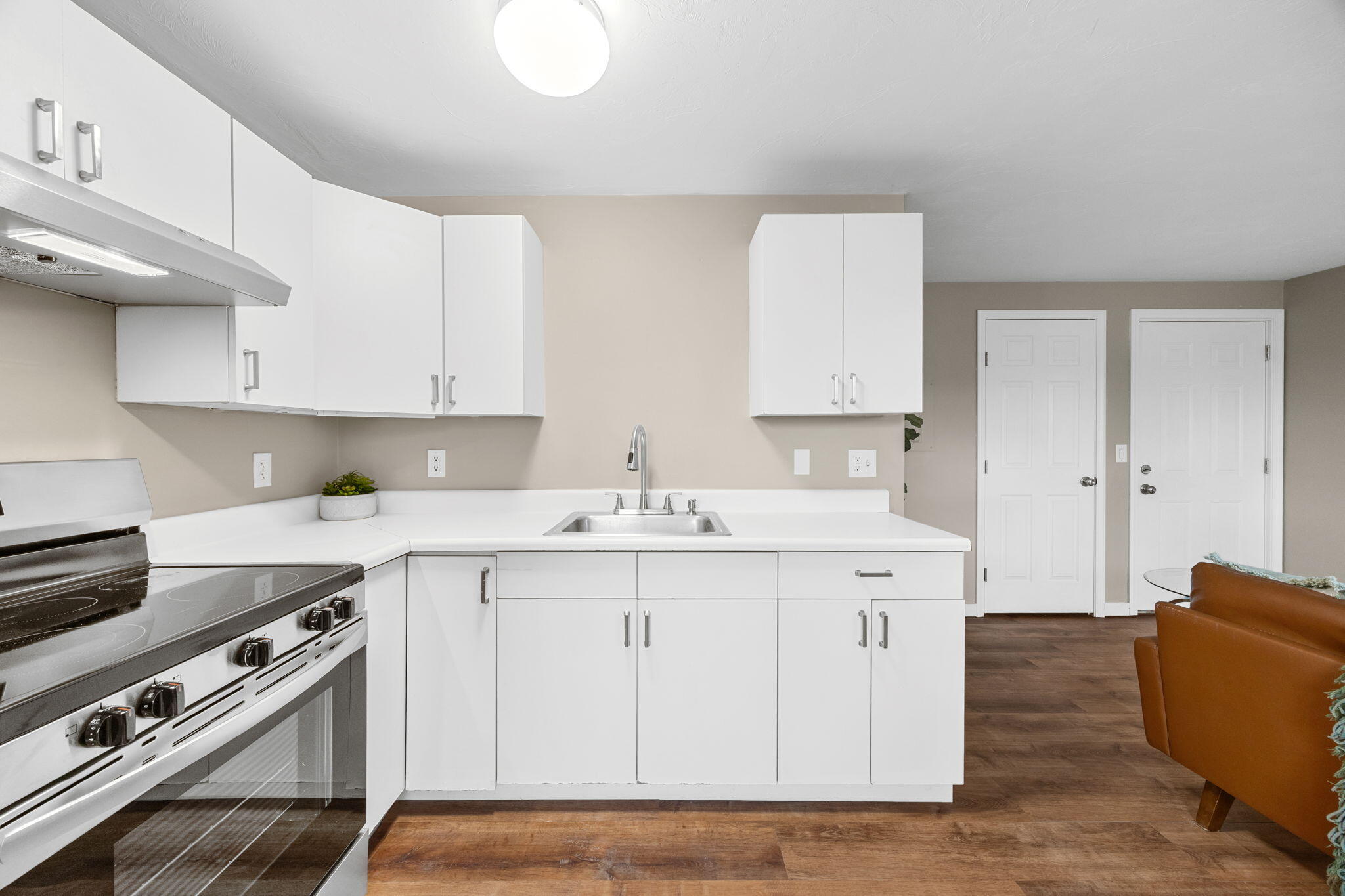 Chatham, Massachusetts 02633, United States, 1 Bedroom Bedrooms, ,1 BathroomBathrooms,Residential,Active,224442