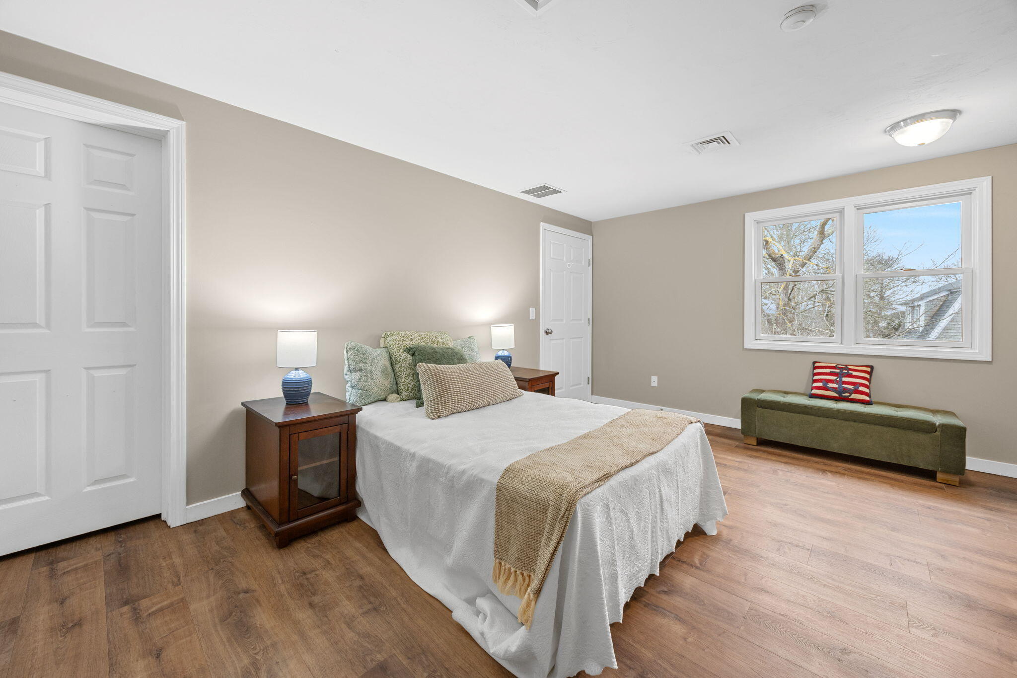 Chatham, Massachusetts 02633, United States, 1 Bedroom Bedrooms, ,1 BathroomBathrooms,Residential,Active,224442