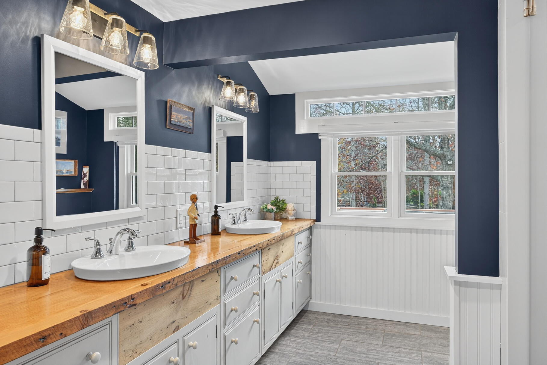 Harwich, Massachusetts 02645, United States, 3 Bedrooms Bedrooms, ,3 BathroomsBathrooms,Residential,Active,246372