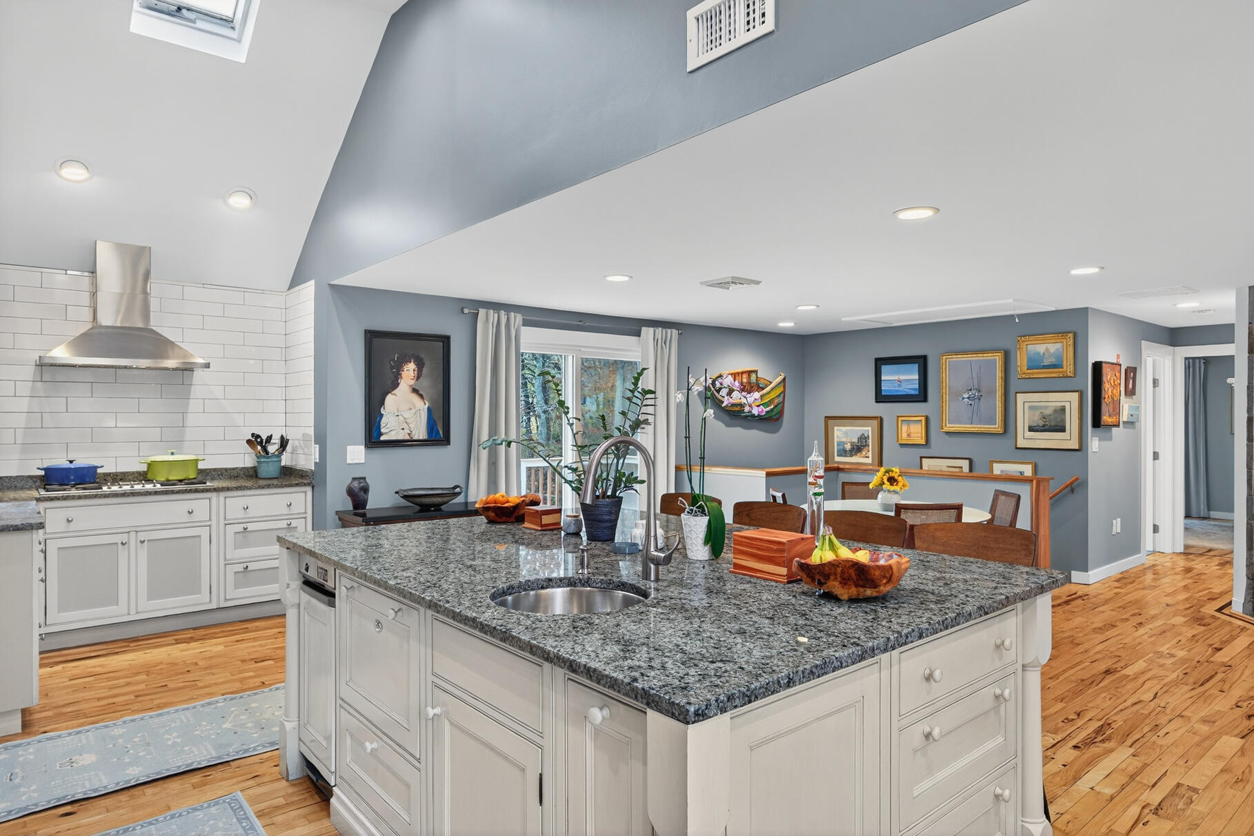 Harwich, Massachusetts 02645, United States, 3 Bedrooms Bedrooms, ,3 BathroomsBathrooms,Residential,Active,246372