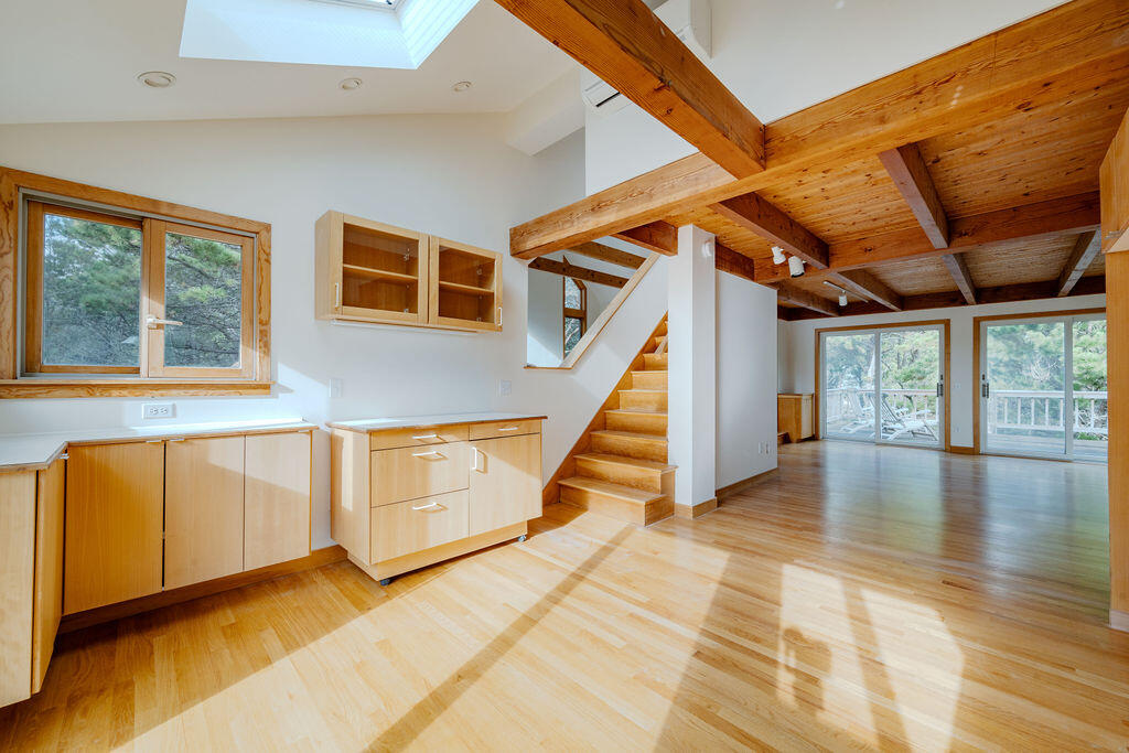 Wellfleet, Massachusetts 02667, United States, 3 Bedrooms Bedrooms, ,2 BathroomsBathrooms,Residential,Pending,226390