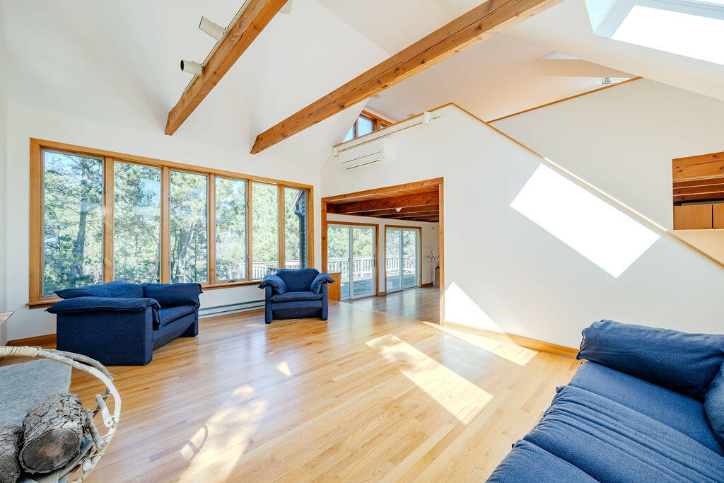 Wellfleet, Massachusetts 02667, United States, 3 Bedrooms Bedrooms, ,2 BathroomsBathrooms,Residential,Pending,226390