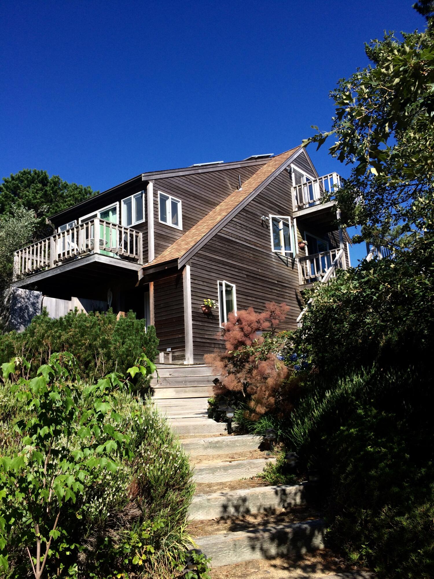 Wellfleet, Massachusetts 02667, United States, 3 Bedrooms Bedrooms, ,2 BathroomsBathrooms,Residential,Pending,226390