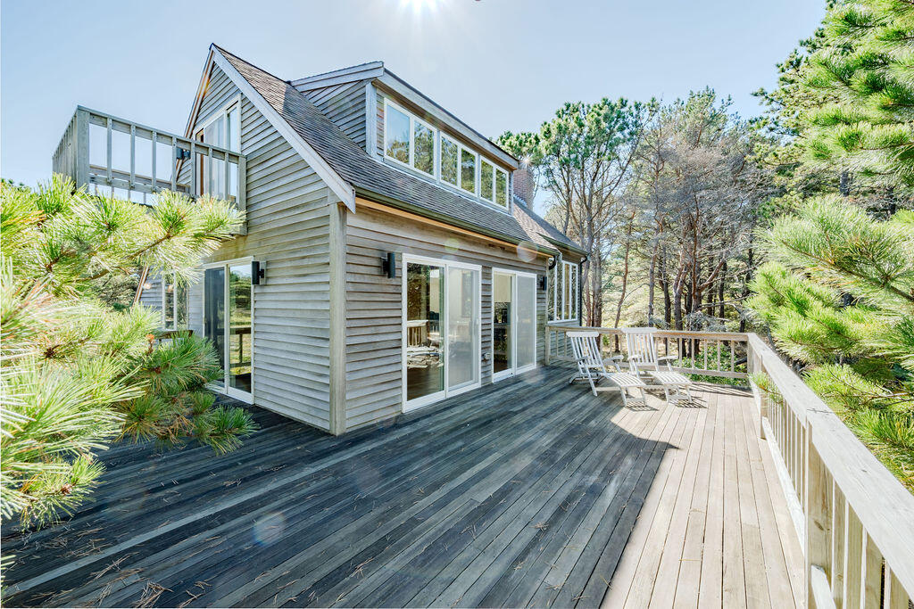 Wellfleet, Massachusetts 02667, United States, 3 Bedrooms Bedrooms, ,2 BathroomsBathrooms,Residential,Pending,226390