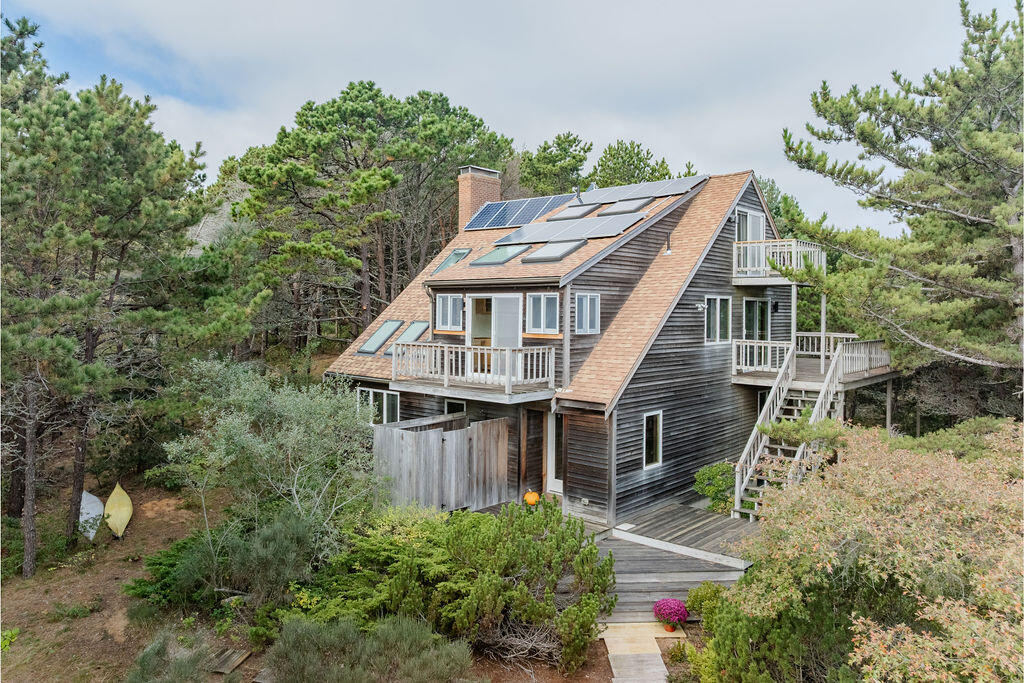 Wellfleet, Massachusetts 02667, United States, 3 Bedrooms Bedrooms, ,2 BathroomsBathrooms,Residential,Pending,226390