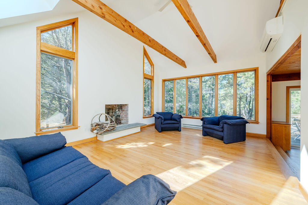 Wellfleet, Massachusetts 02667, United States, 3 Bedrooms Bedrooms, ,2 BathroomsBathrooms,Residential,Pending,226390