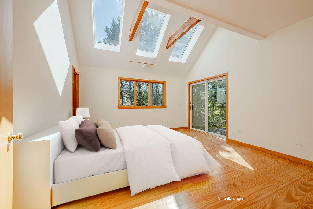 Wellfleet, Massachusetts 02667, United States, 3 Bedrooms Bedrooms, ,2 BathroomsBathrooms,Residential,Pending,226390