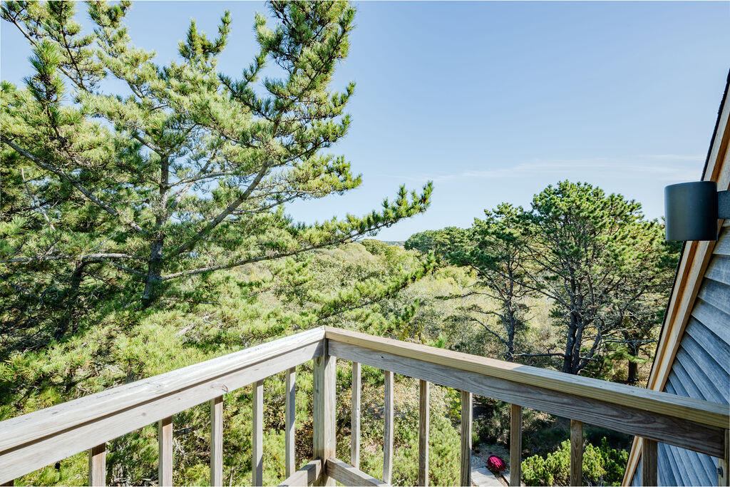 Wellfleet, Massachusetts 02667, United States, 3 Bedrooms Bedrooms, ,2 BathroomsBathrooms,Residential,Pending,226390