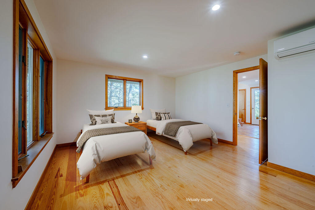 Wellfleet, Massachusetts 02667, United States, 3 Bedrooms Bedrooms, ,2 BathroomsBathrooms,Residential,Pending,226390