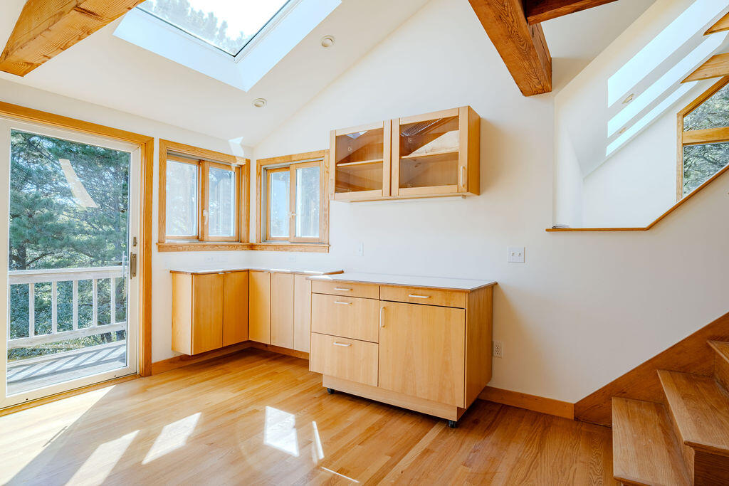 Wellfleet, Massachusetts 02667, United States, 3 Bedrooms Bedrooms, ,2 BathroomsBathrooms,Residential,Pending,226390