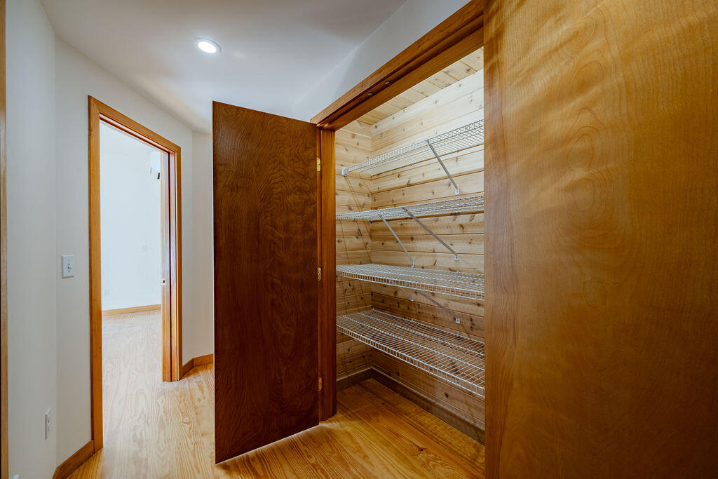 Wellfleet, Massachusetts 02667, United States, 3 Bedrooms Bedrooms, ,2 BathroomsBathrooms,Residential,Pending,226390