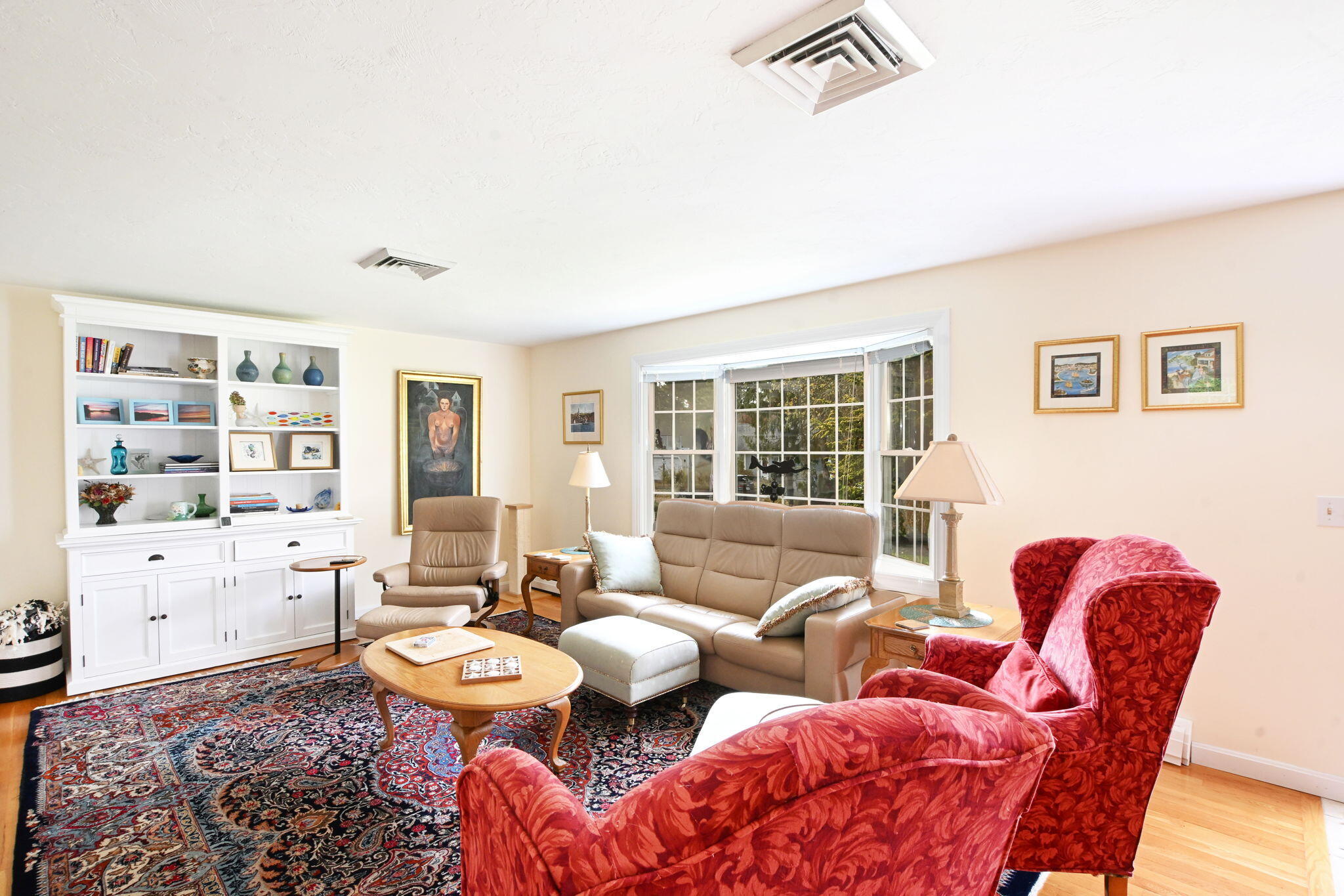 East Dennis, Massachusetts 02641, United States, 3 Bedrooms Bedrooms, ,3 BathroomsBathrooms,Residential,Active,241044