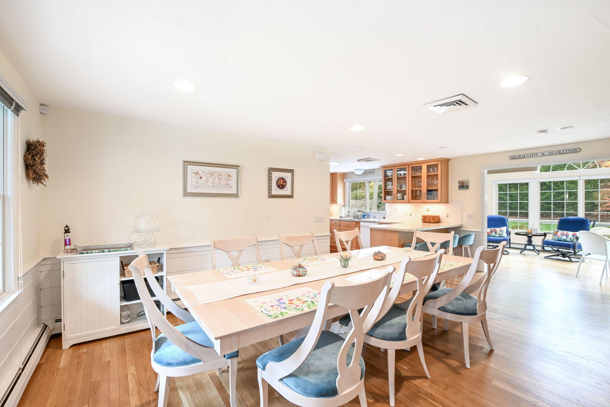 East Dennis, Massachusetts 02641, United States, 3 Bedrooms Bedrooms, ,3 BathroomsBathrooms,Residential,Active,241044