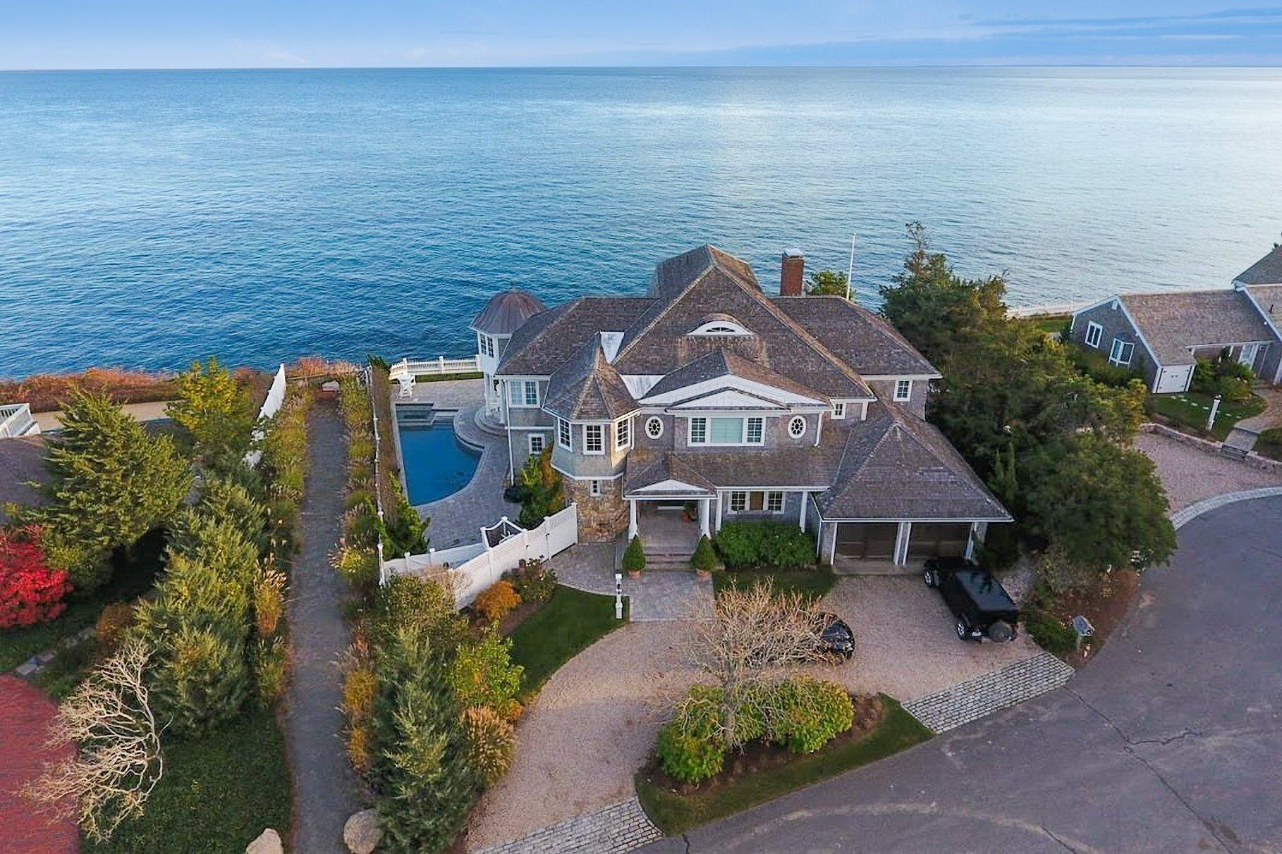 Mashpee, Massachusetts 02649, United States, 5 Bedrooms Bedrooms, ,7 BathroomsBathrooms,Residential,Active,96731