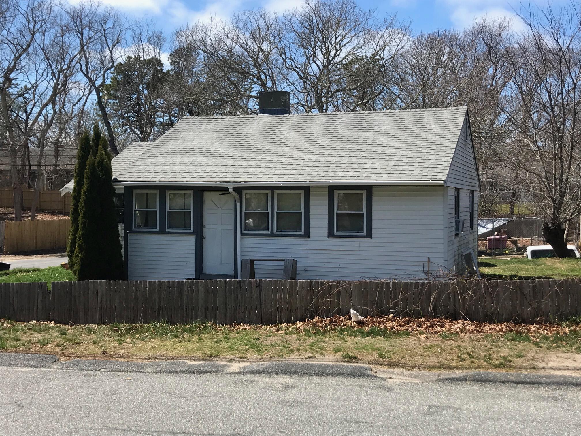 Photo 1 of 17 — 225 Hinckley Road, Hyannis, MA 02601