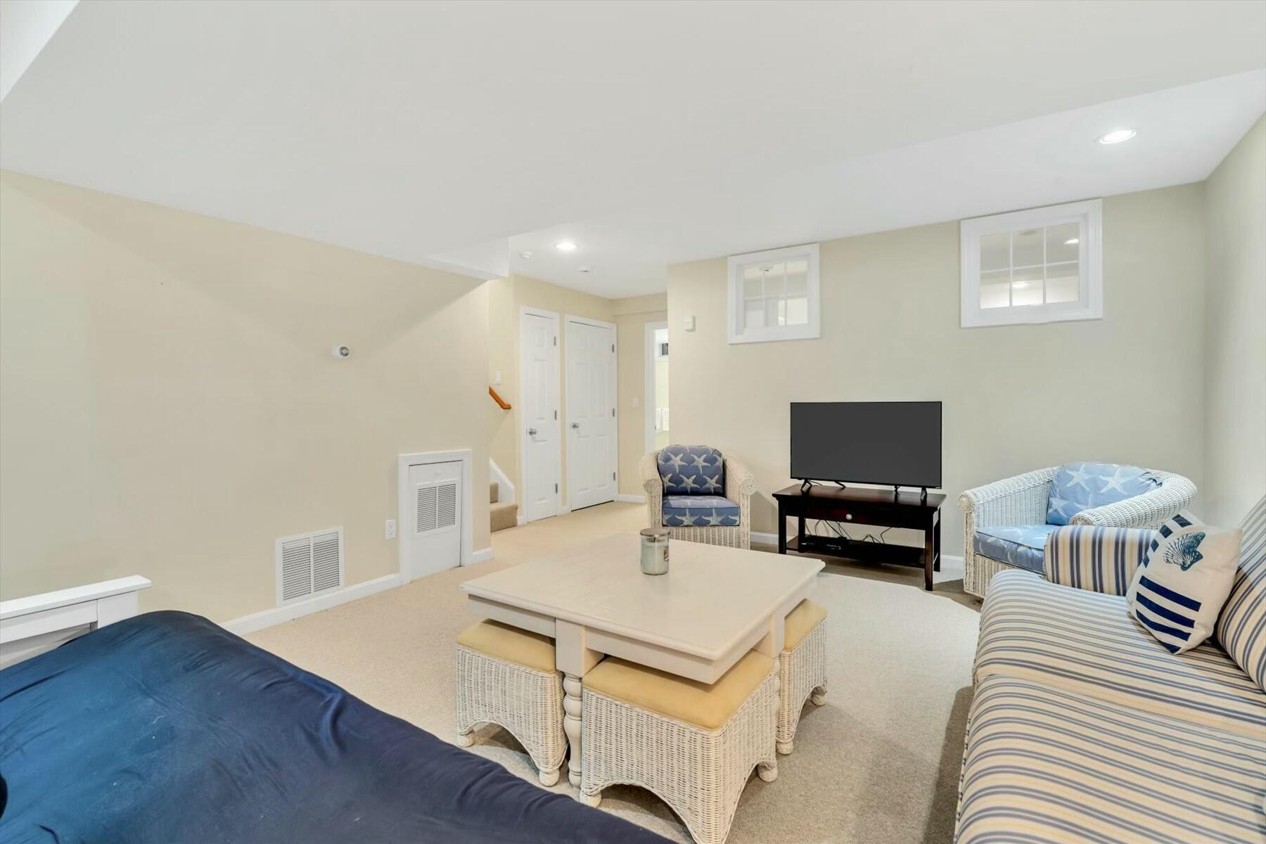 Mashpee, Massachusetts 02649, United States, 2 Bedrooms Bedrooms, ,4 BathroomsBathrooms,Residential,Active,95593