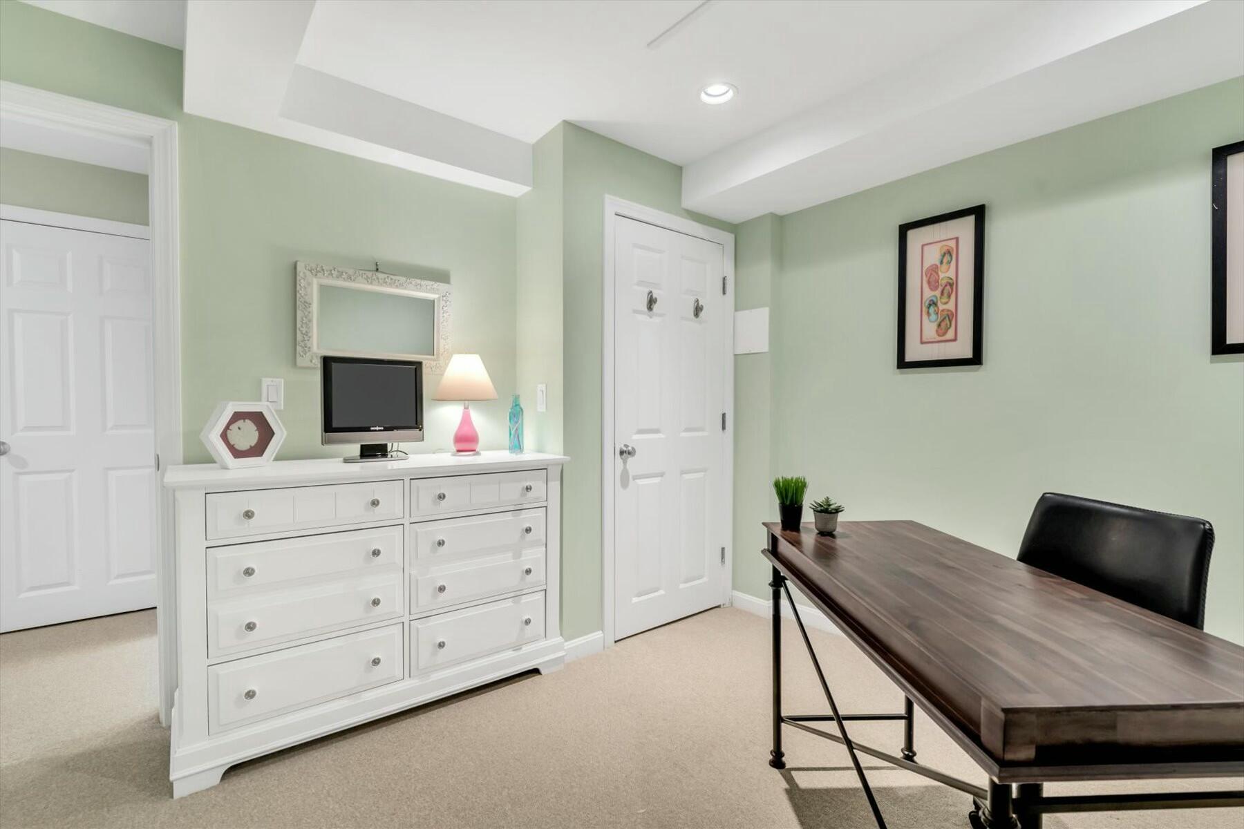 Mashpee, Massachusetts 02649, United States, 2 Bedrooms Bedrooms, ,4 BathroomsBathrooms,Residential,Active,95593