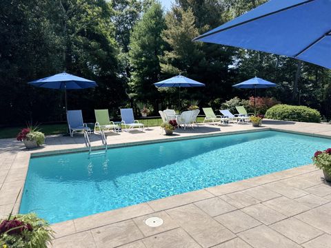 Photo of 6 Heron Way, Mashpee, MA 02649 (MLS # 22504785)