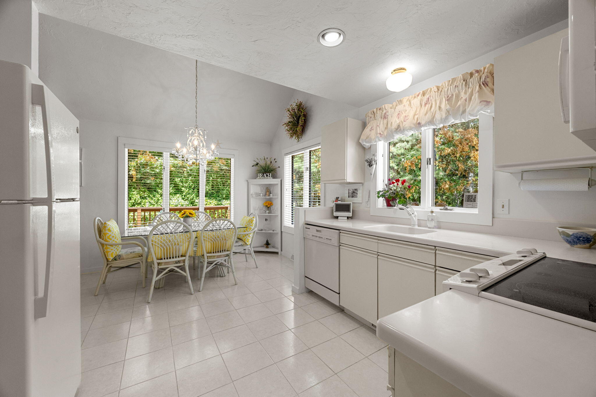 Mashpee, Massachusetts 02649, United States, 2 Bedrooms Bedrooms, ,2 BathroomsBathrooms,Residential,Active,176562