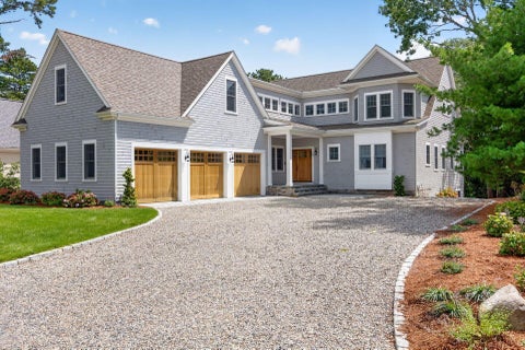 Photo of 28 Quaker Run Road, Mashpee, MA 02649 (MLS # 22604338)