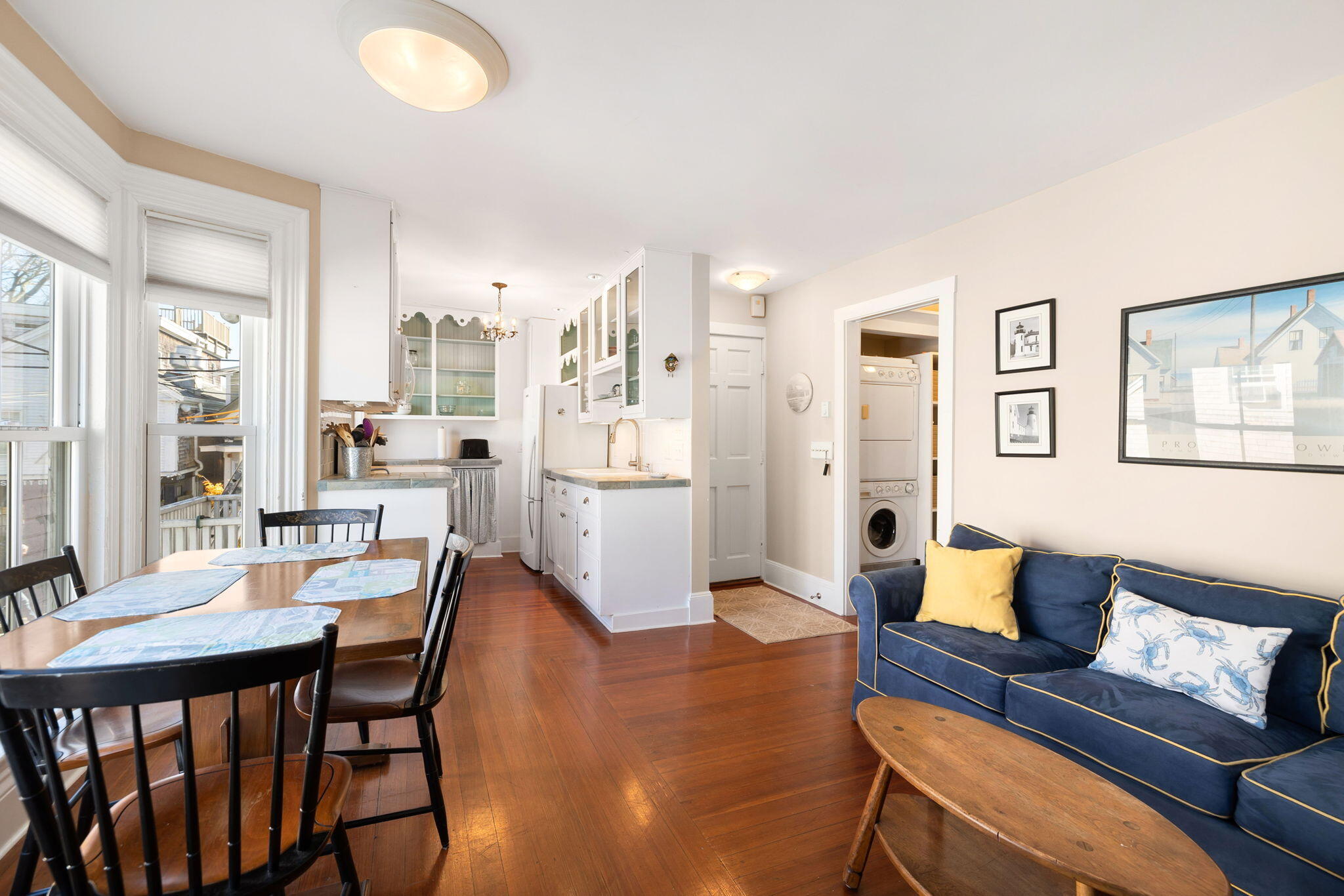 32-web-or-mls-176 Commercial St Final-34