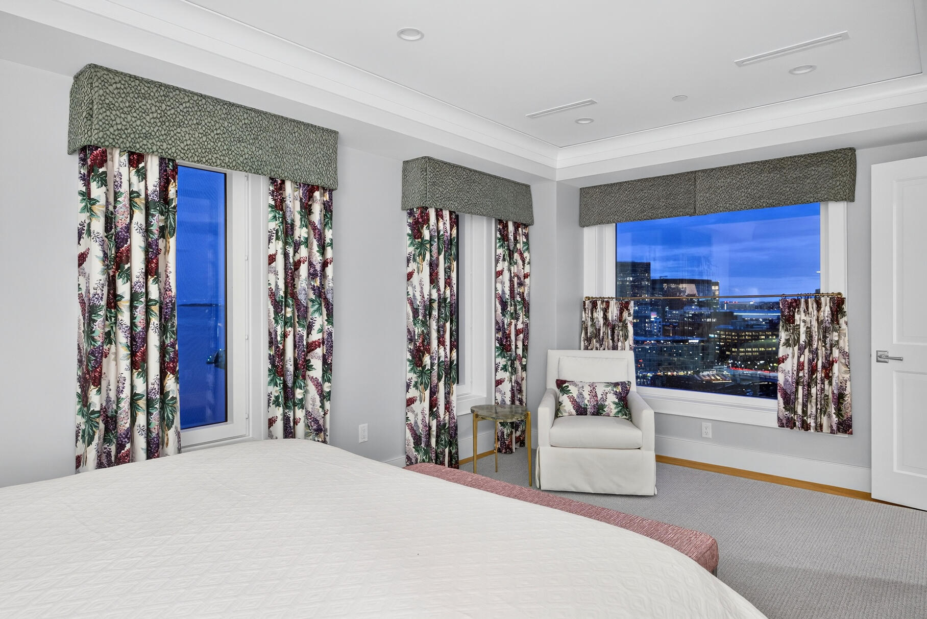 Boston, Massachusetts 02110, United States, 3 Bedrooms Bedrooms, ,4 BathroomsBathrooms,Residential,Active,210513