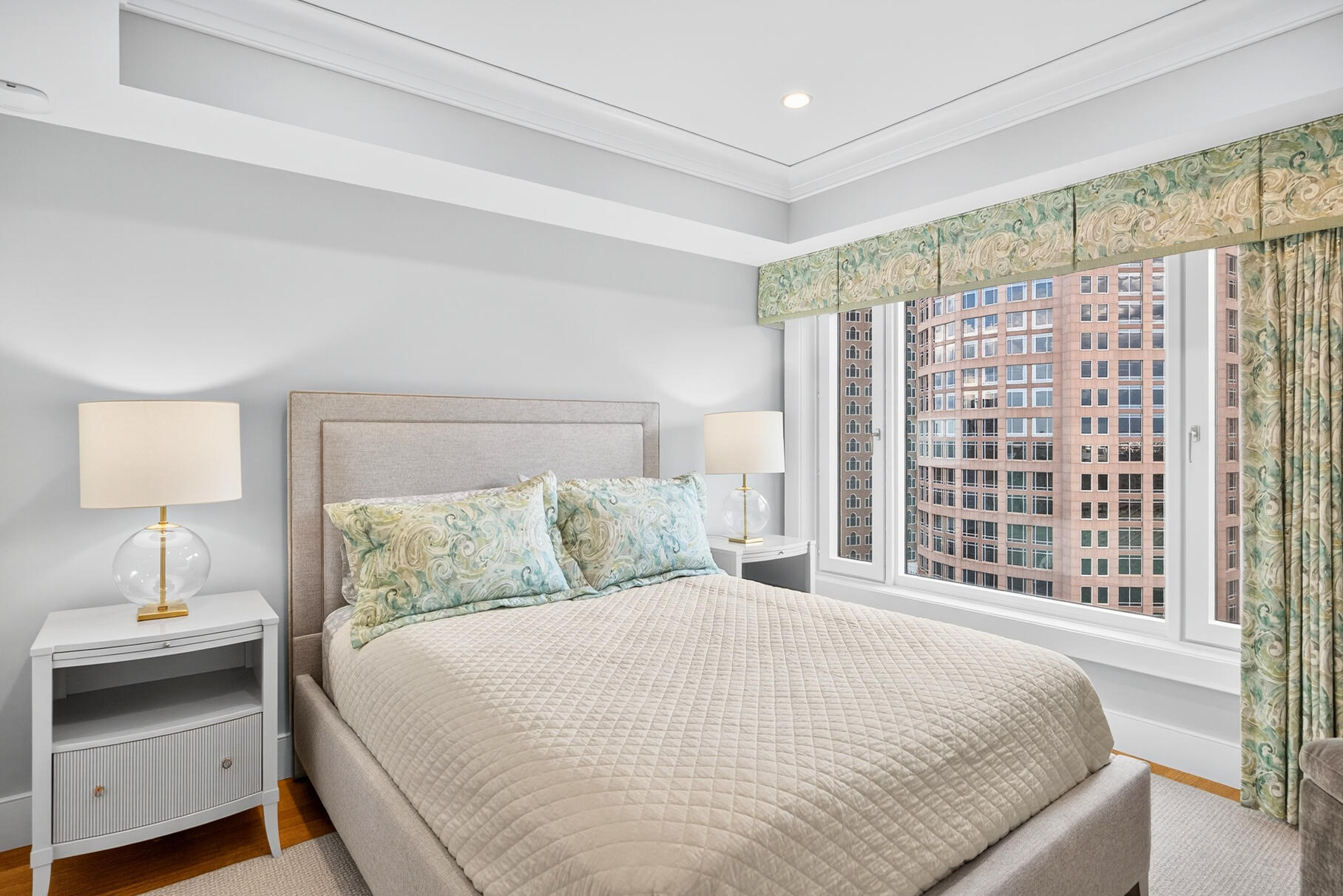 Boston, Massachusetts 02110, United States, 3 Bedrooms Bedrooms, ,4 BathroomsBathrooms,Residential,Active,210513