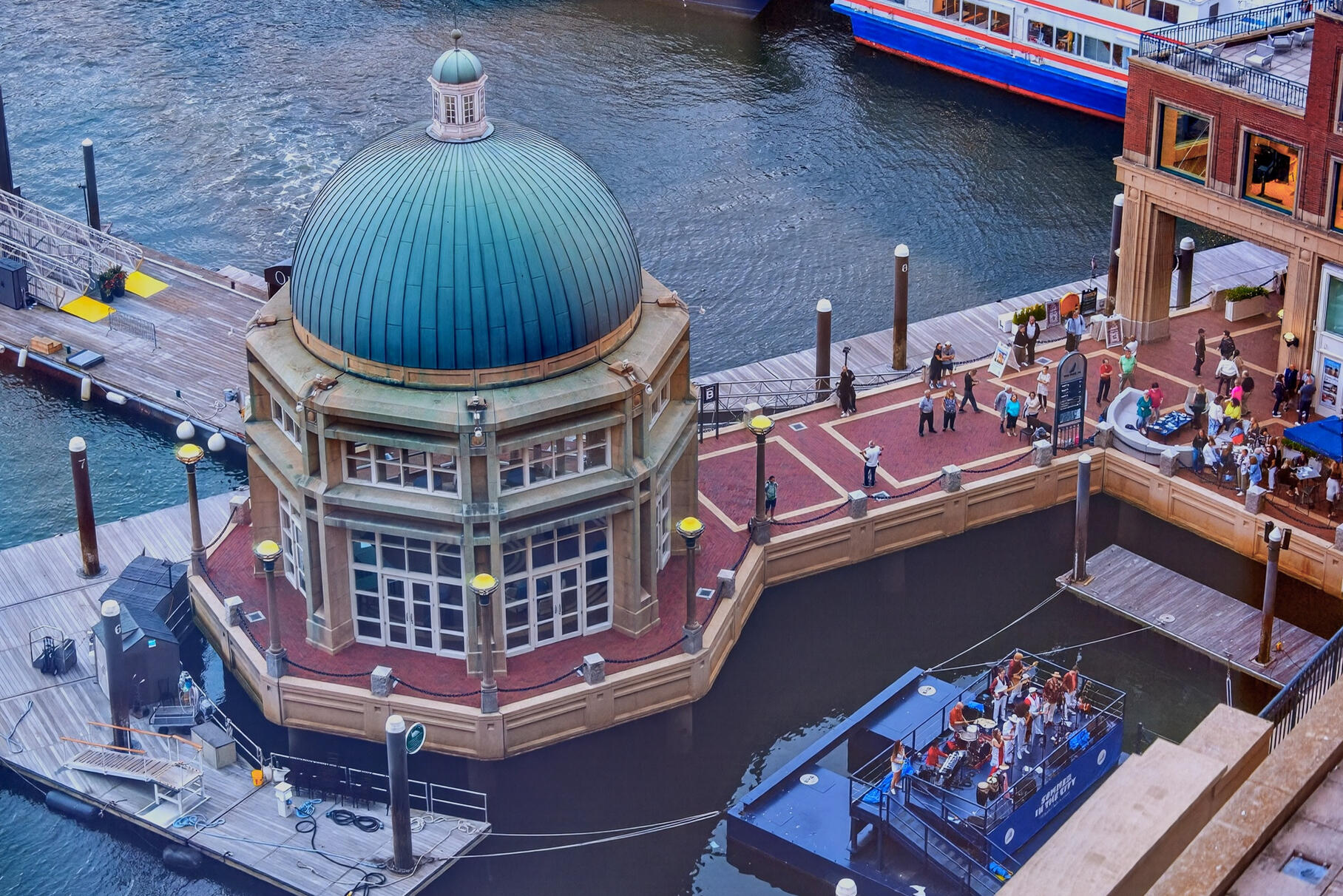 Boston, Massachusetts 02110, United States, 3 Bedrooms Bedrooms, ,4 BathroomsBathrooms,Residential,Active,210513