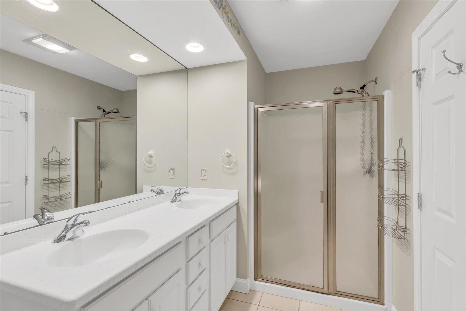 Bourne, Massachusetts 02532, United States, 2 Bedrooms Bedrooms, ,4 BathroomsBathrooms,Residential,Active,80831