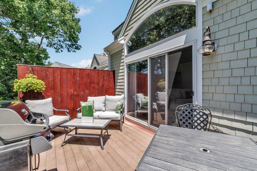 Bourne, Massachusetts 02532, United States, 2 Bedrooms Bedrooms, ,4 BathroomsBathrooms,Residential,Active,80831