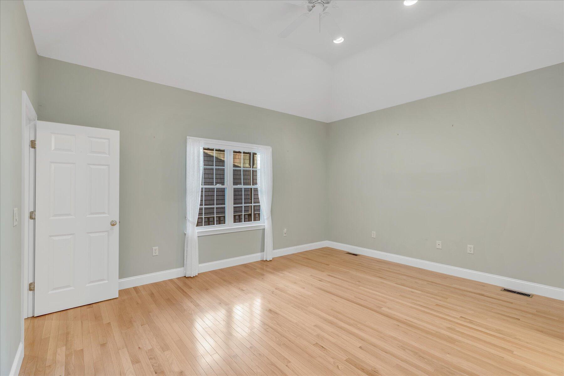 Bourne, Massachusetts 02532, United States, 2 Bedrooms Bedrooms, ,4 BathroomsBathrooms,Residential,Active,80831