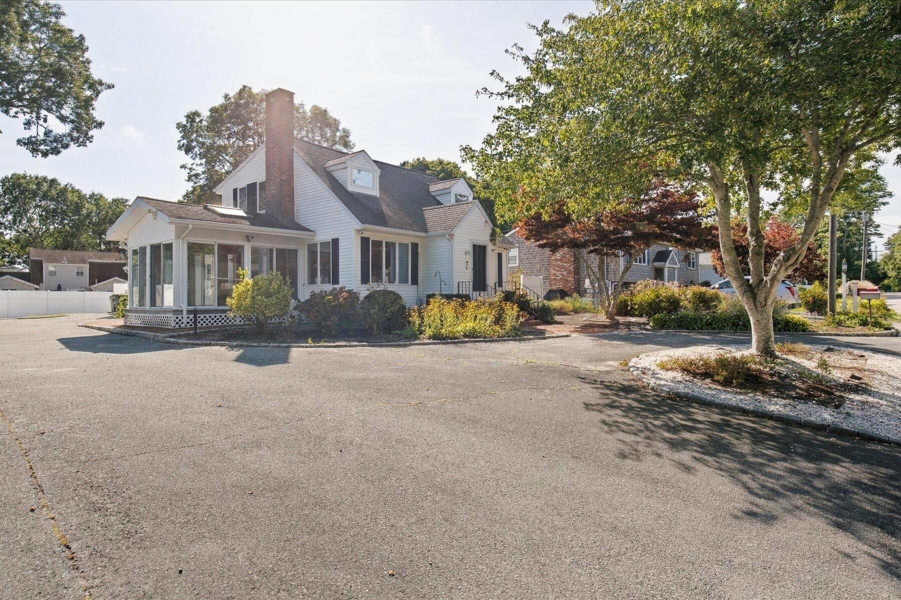 67 Ellsworth Drive