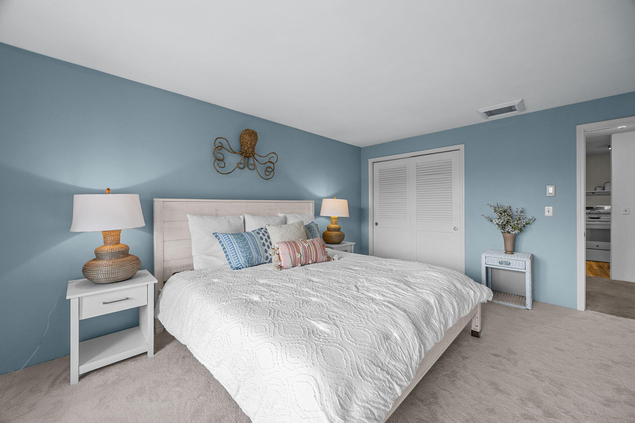 Orleans, Massachusetts 02653, United States, 1 Bedroom Bedrooms, ,1 BathroomBathrooms,Residential,Active,246750