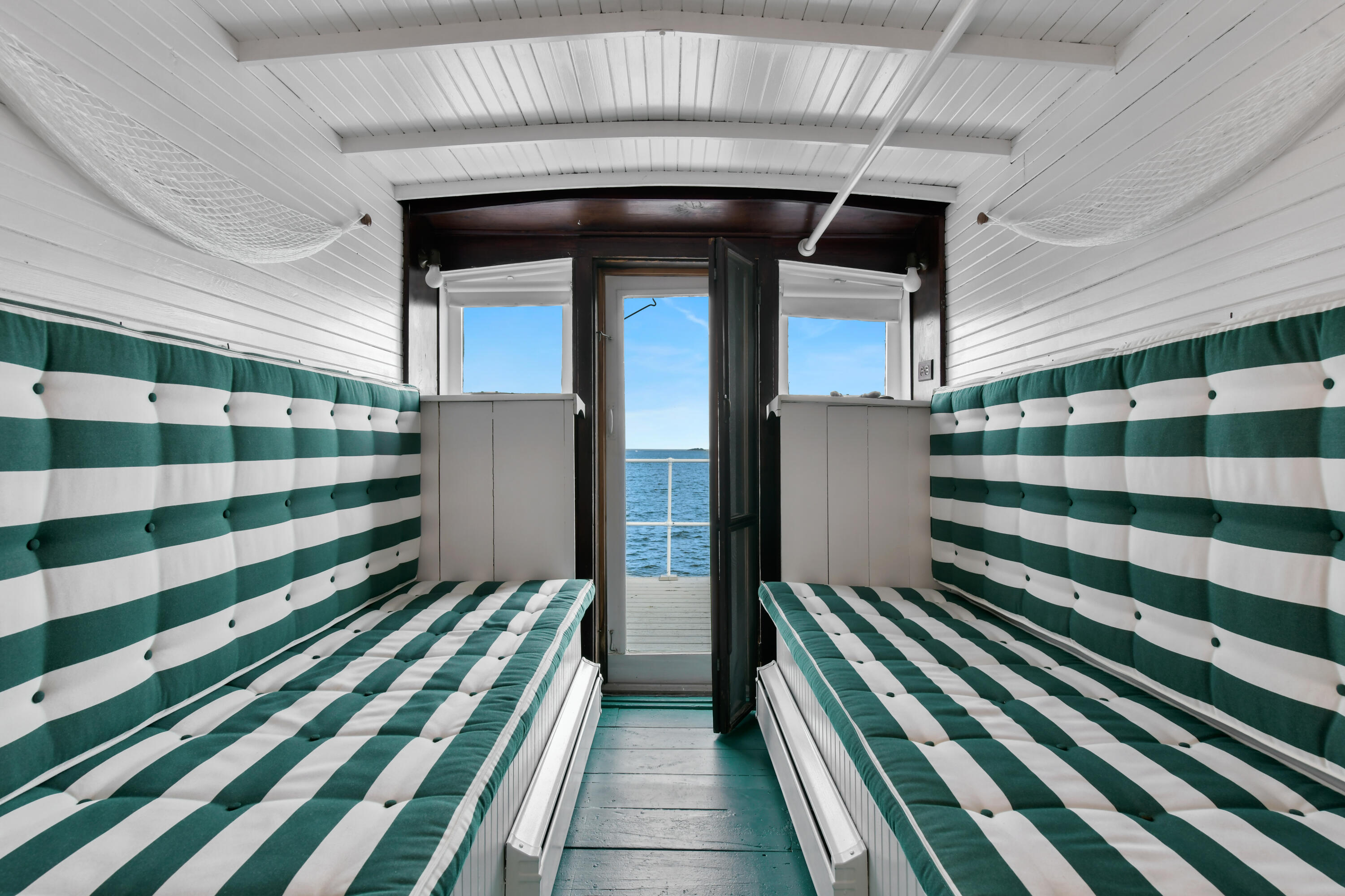 Orleans, Massachusetts 02653, United States, 7 Bedrooms Bedrooms, ,7 BathroomsBathrooms,Residential,Active,128185