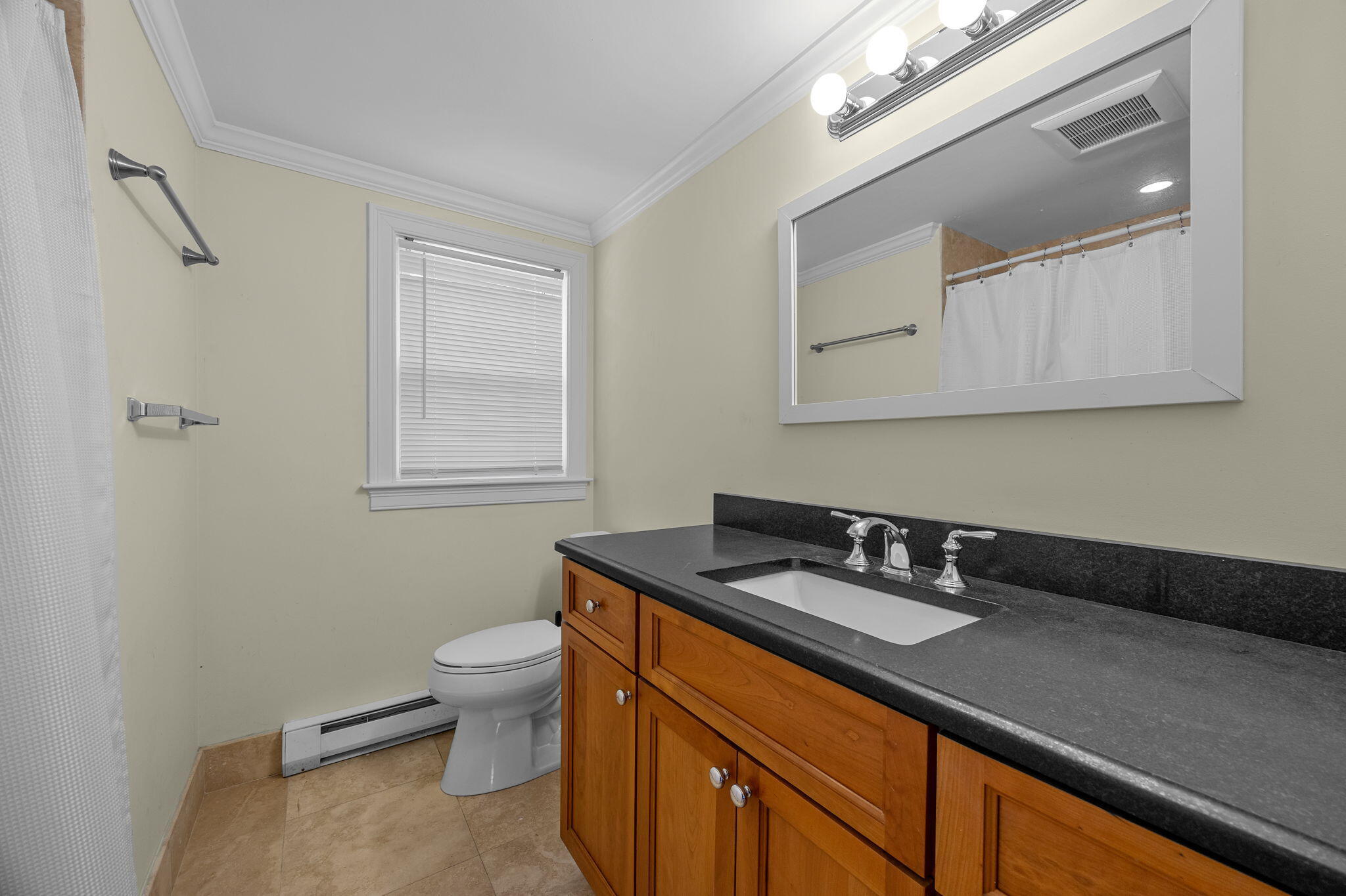 Chatham, Massachusetts 02633, United States, 2 Bedrooms Bedrooms, ,1 BathroomBathrooms,Residential,Active,221488