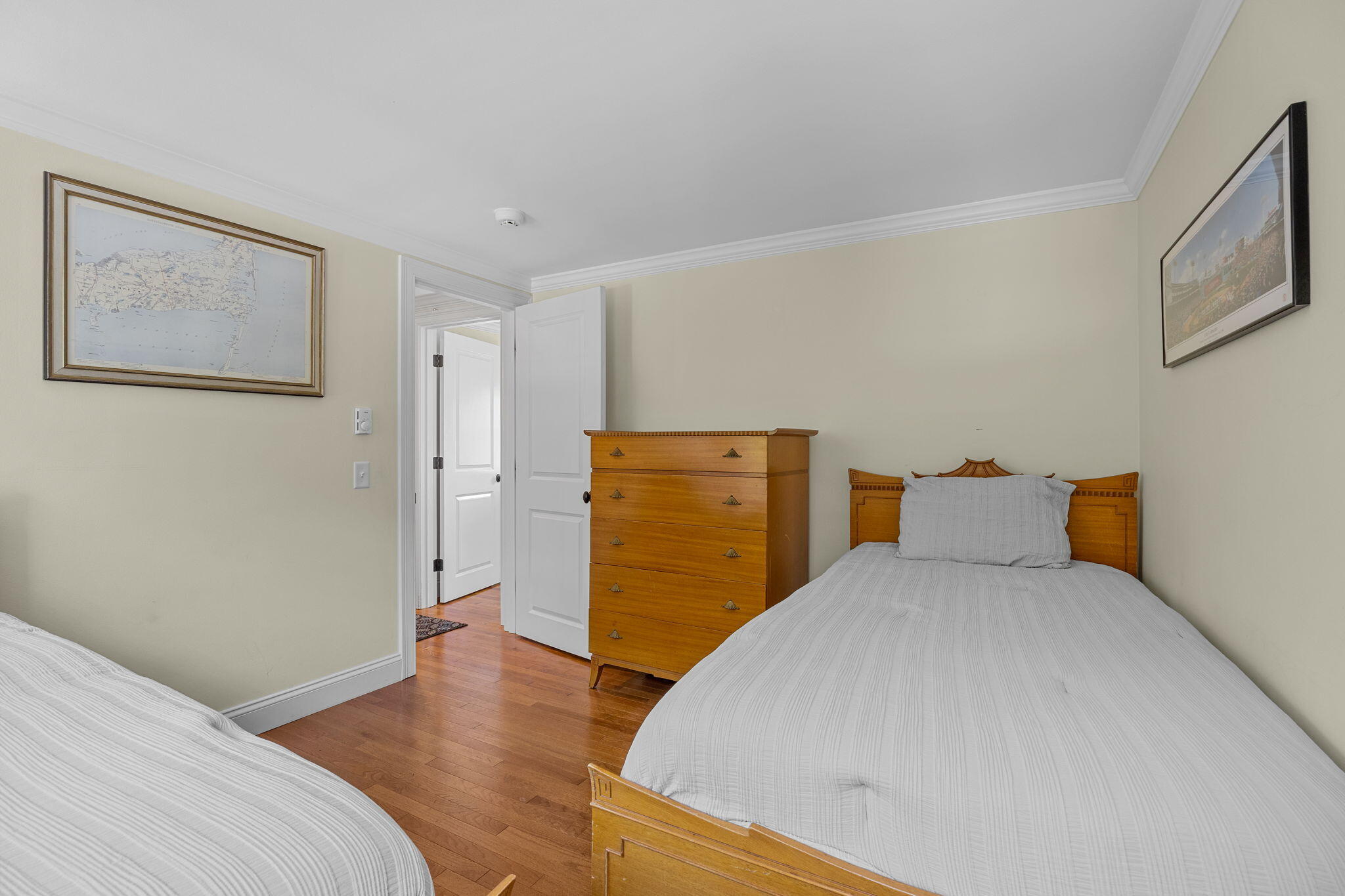 Chatham, Massachusetts 02633, United States, 2 Bedrooms Bedrooms, ,1 BathroomBathrooms,Residential,Active,221488