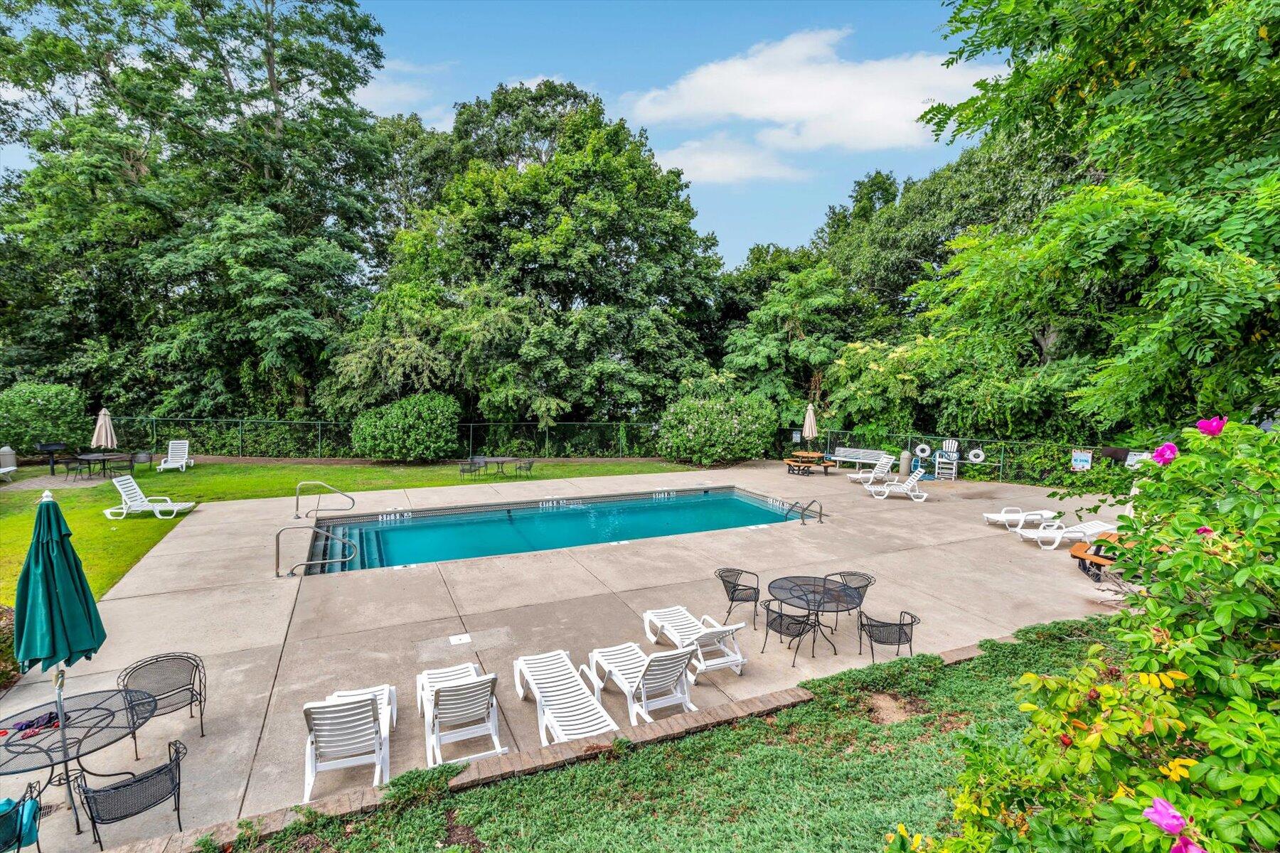 Plymouth, Massachusetts 02360, United States, 2 Bedrooms Bedrooms, ,1 BathroomBathrooms,Residential,Active,234433