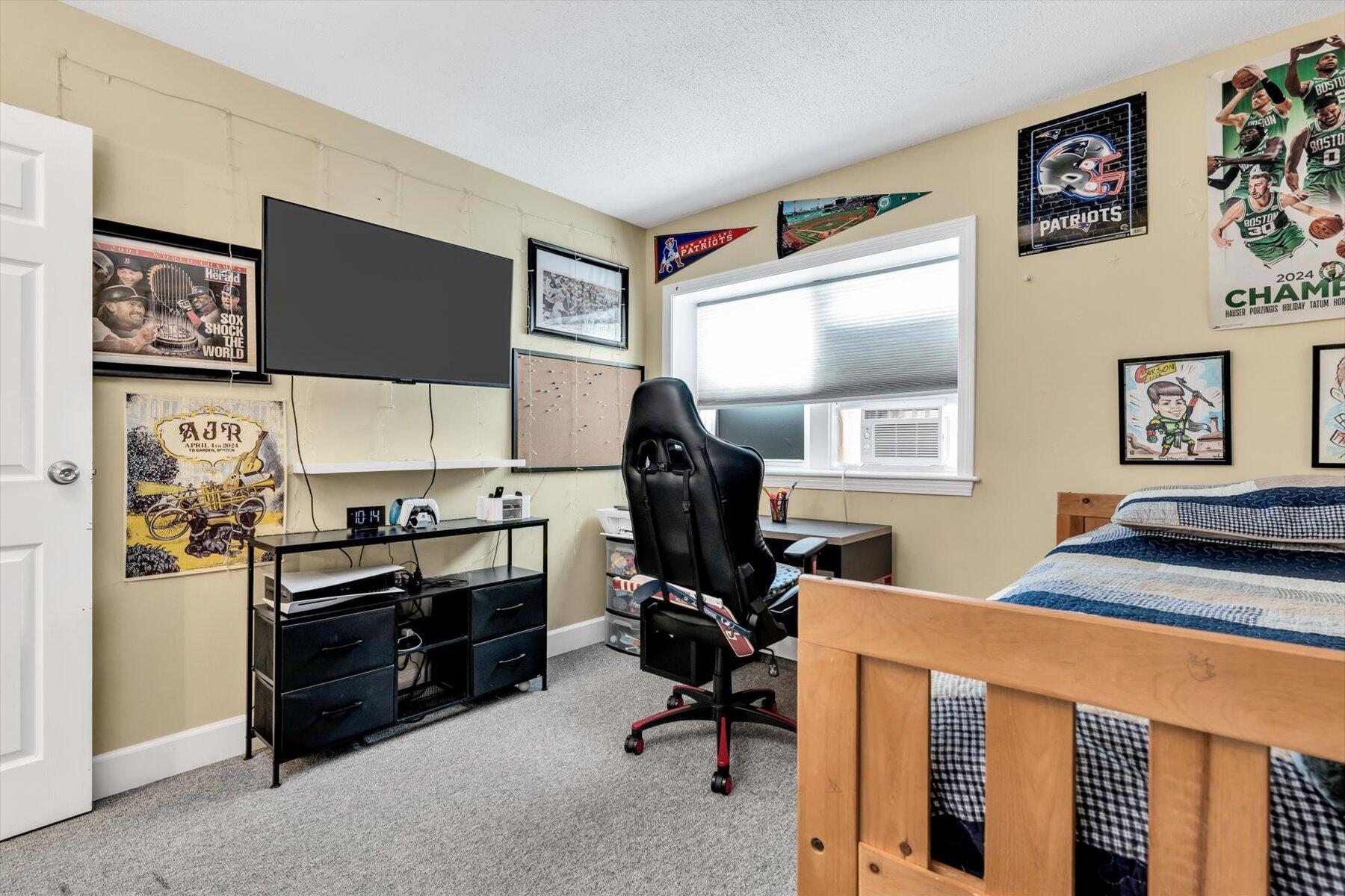 Plymouth, Massachusetts 02360, United States, 2 Bedrooms Bedrooms, ,1 BathroomBathrooms,Residential,Active,234433