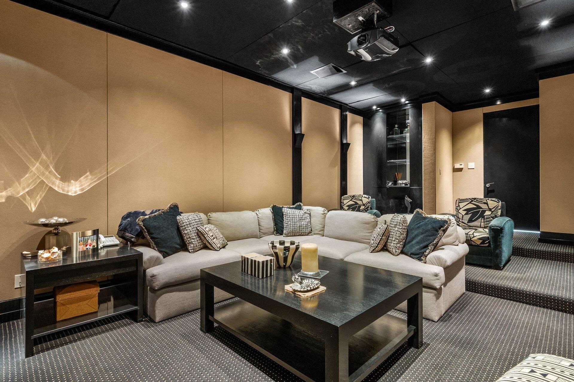 Mashpee, Massachusetts 02649, United States, 5 Bedrooms Bedrooms, ,6 BathroomsBathrooms,Residential,Active,190524