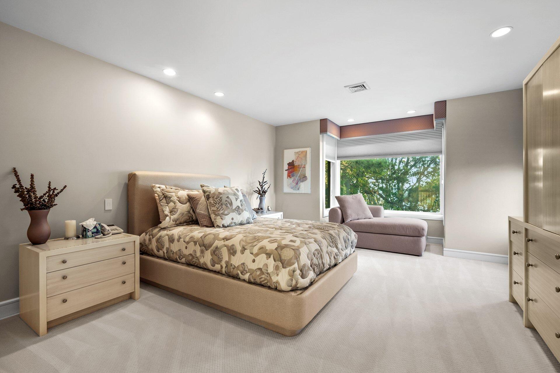 Mashpee, Massachusetts 02649, United States, 5 Bedrooms Bedrooms, ,6 BathroomsBathrooms,Residential,Active,190524