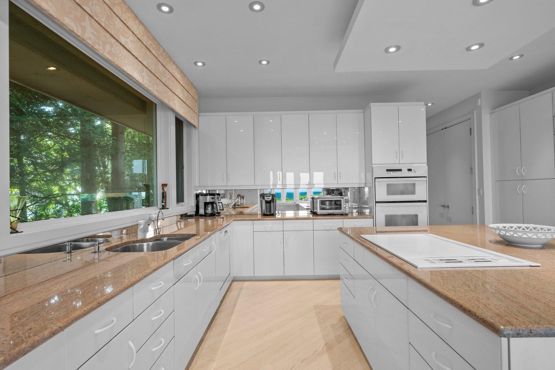 Mashpee, Massachusetts 02649, United States, 5 Bedrooms Bedrooms, ,6 BathroomsBathrooms,Residential,Active,190524